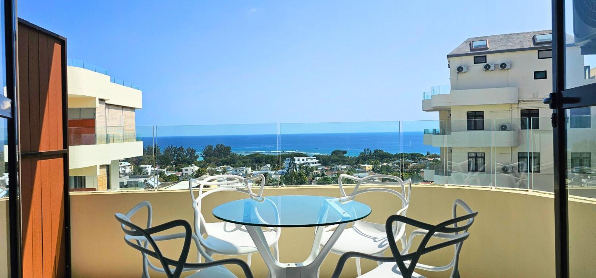 Appartement Zen Retreat With Stunning Sea Views And Sunsets à Flic-en-Flacq Extérieur photo