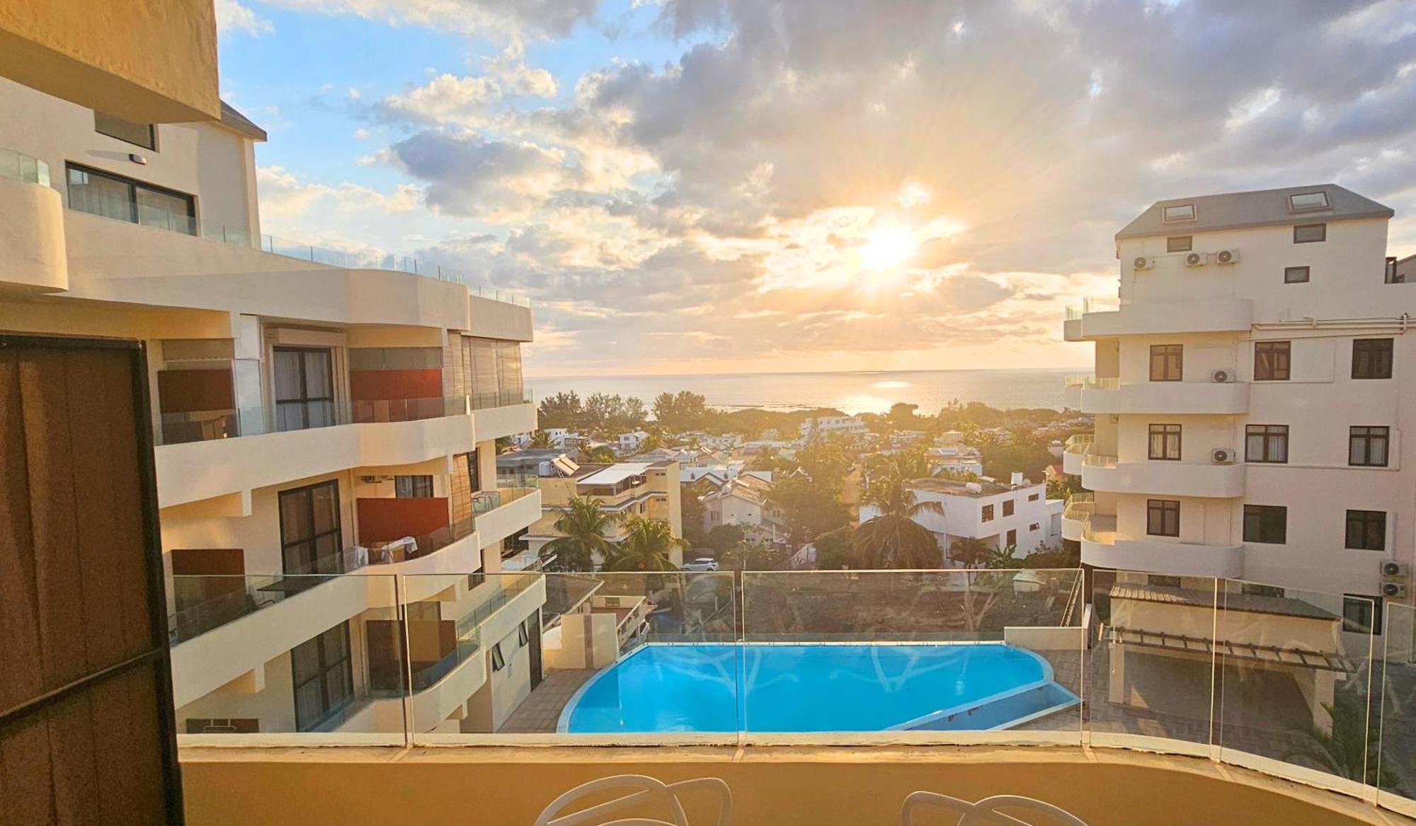 Appartement Zen Retreat With Stunning Sea Views And Sunsets à Flic-en-Flacq Extérieur photo