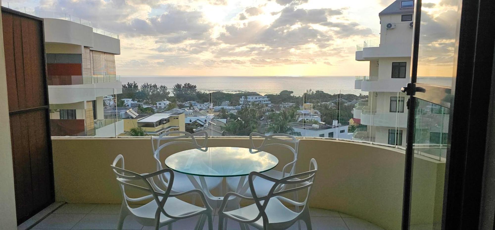 Appartement Zen Retreat With Stunning Sea Views And Sunsets à Flic-en-Flacq Extérieur photo
